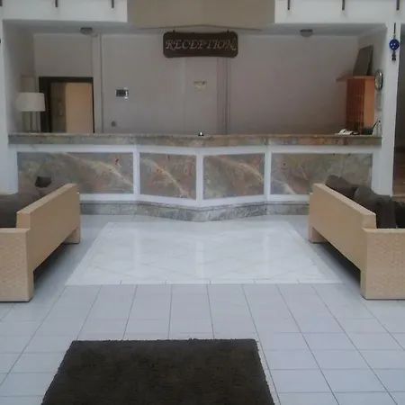 Ales Park 酒店 *